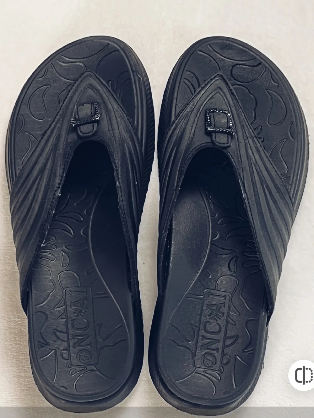 Vionic Women’s 7.5 Black Attractive & Supportive!Thong Sandals.Great Condition!